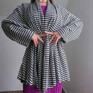 Fun 90s harlequin diamond swing coat